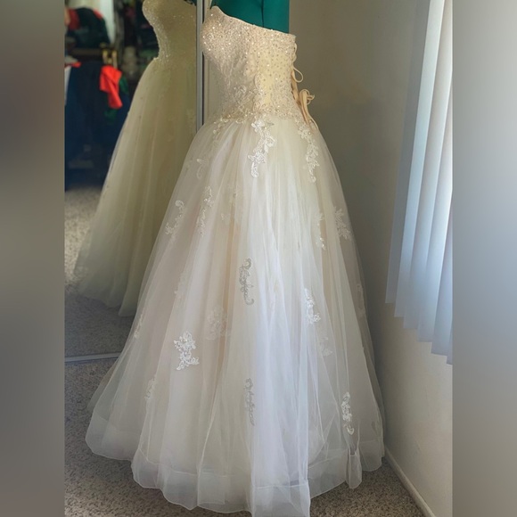 STUNNING IVORY TULLE LACE CORSET PEARL FLORAL TULLE BALLGOWN WEDDING DRESS SZ 6 - Picture 5 of 16